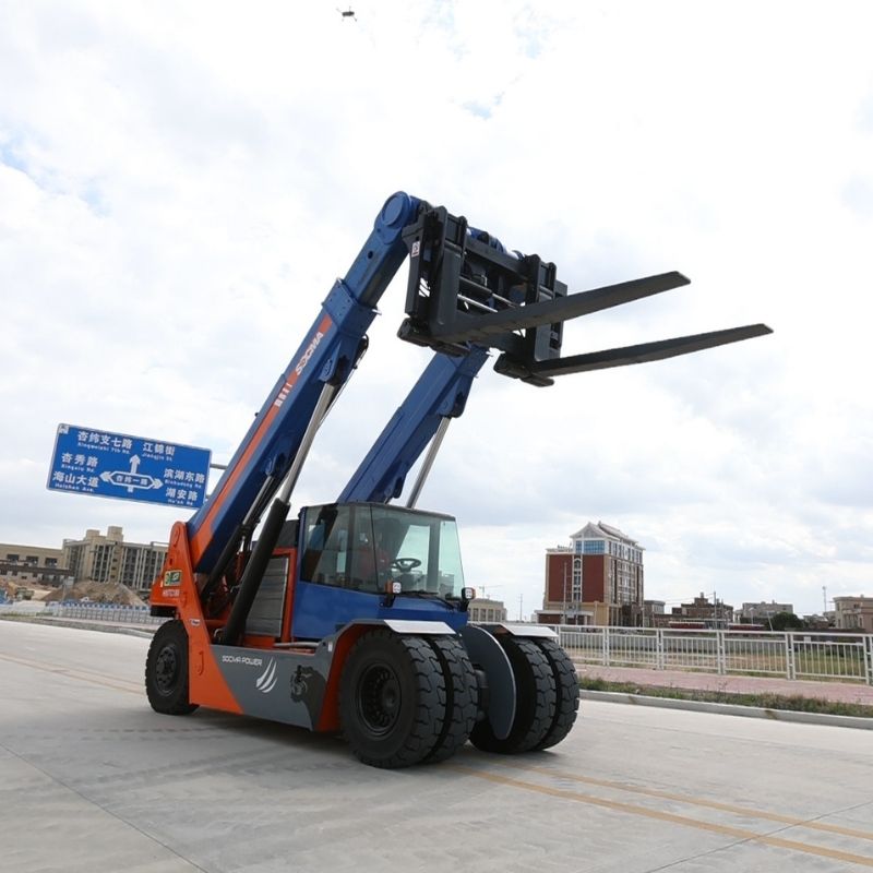 SOCMA HNTC-180 18 Tonnen Teleskoplader für Containerhandling